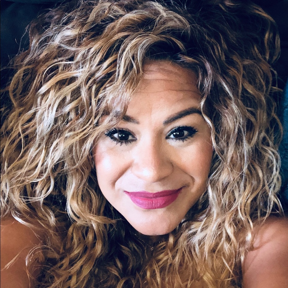 Meet your Posher, Carolina-nestor